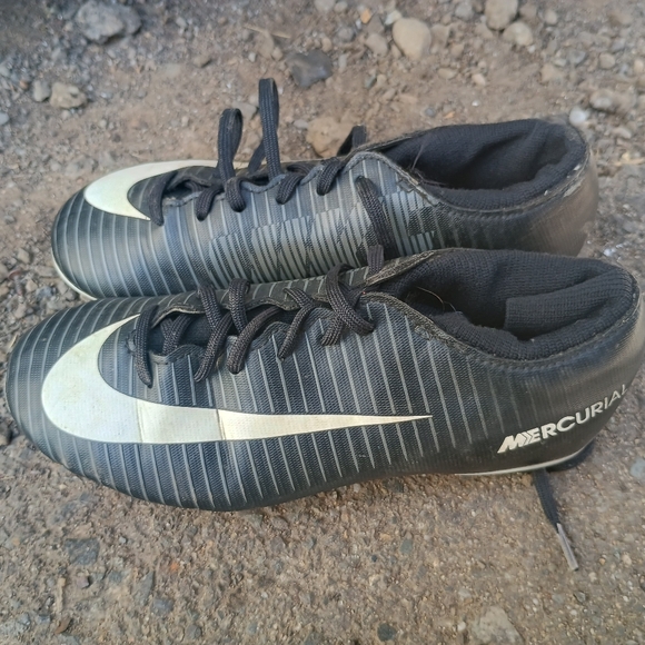 Nike Mercurial Cleats Size 1.5 Y Pre-owned - Picture 1 of 9